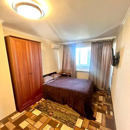 у сквера на преображенской Apartment *